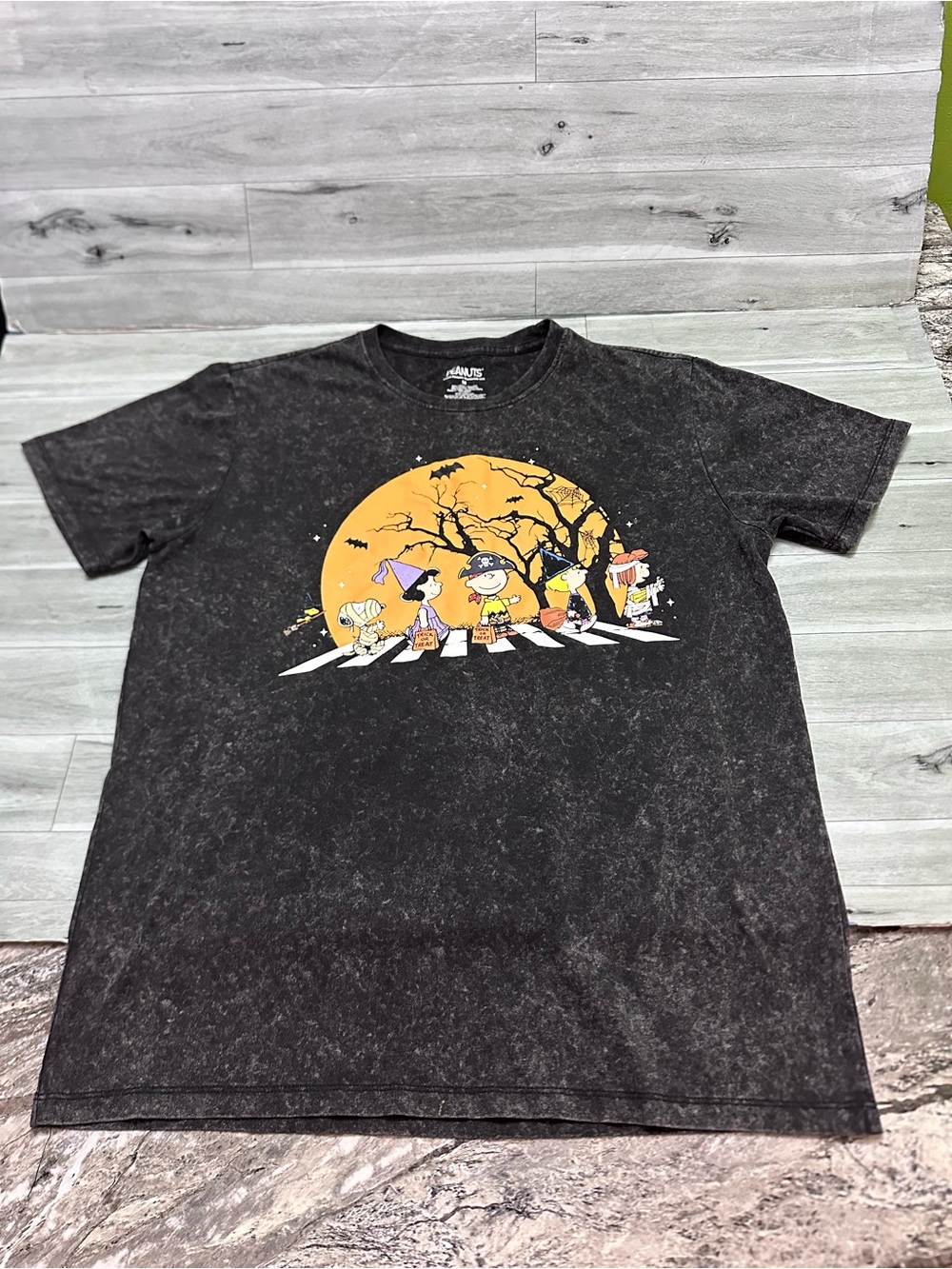 Peanuts Black Halloween Graphic Tee with Orange Moon M